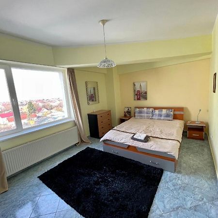 Luanaapartments #1 Otopeni Kültér fotó