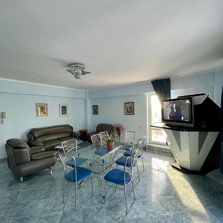 Luanaapartments #1 Otopeni Kültér fotó