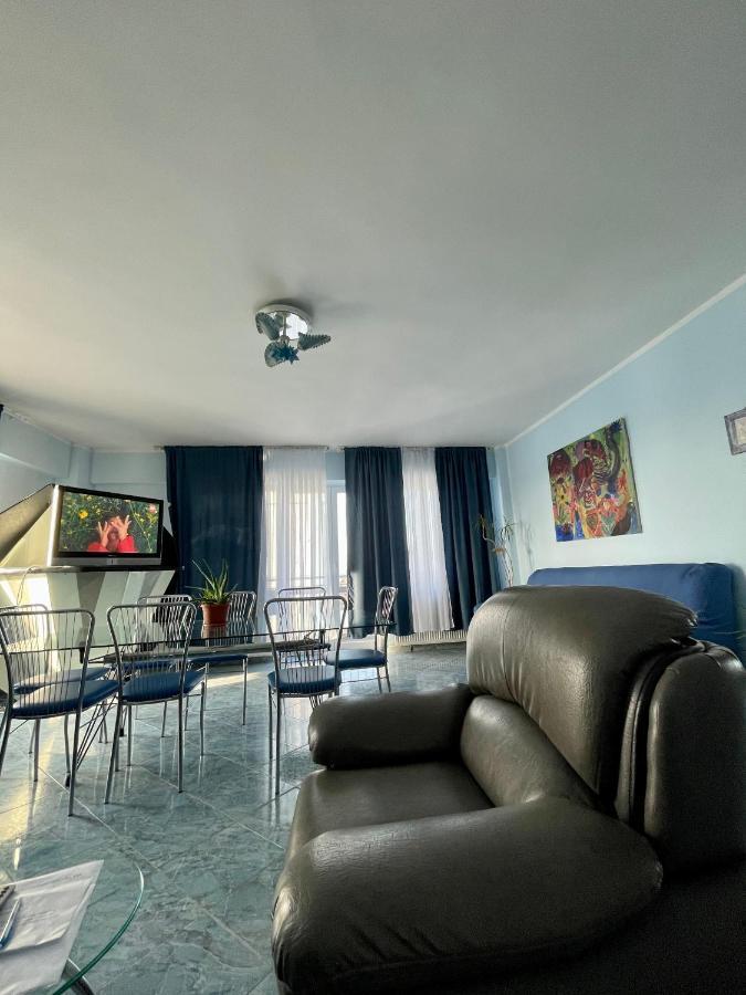 Luanaapartments #1 Otopeni Kültér fotó