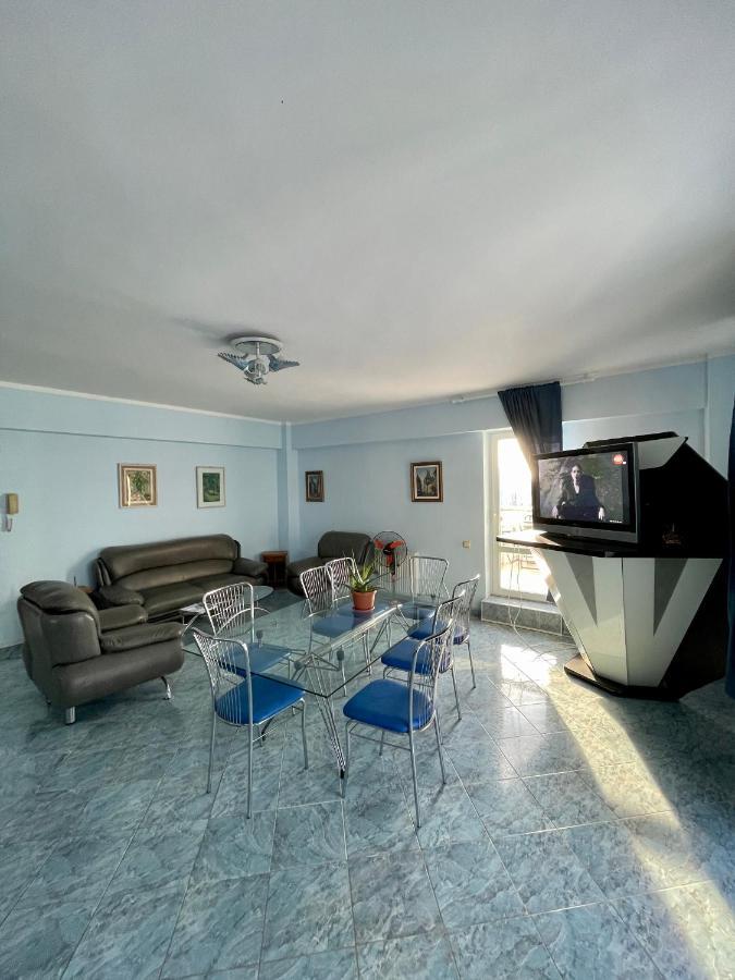 Luanaapartments #1 Otopeni Kültér fotó